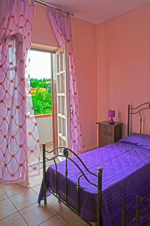 Bed and Breakfast La Casa Di Miro Катандзаро Номер фото