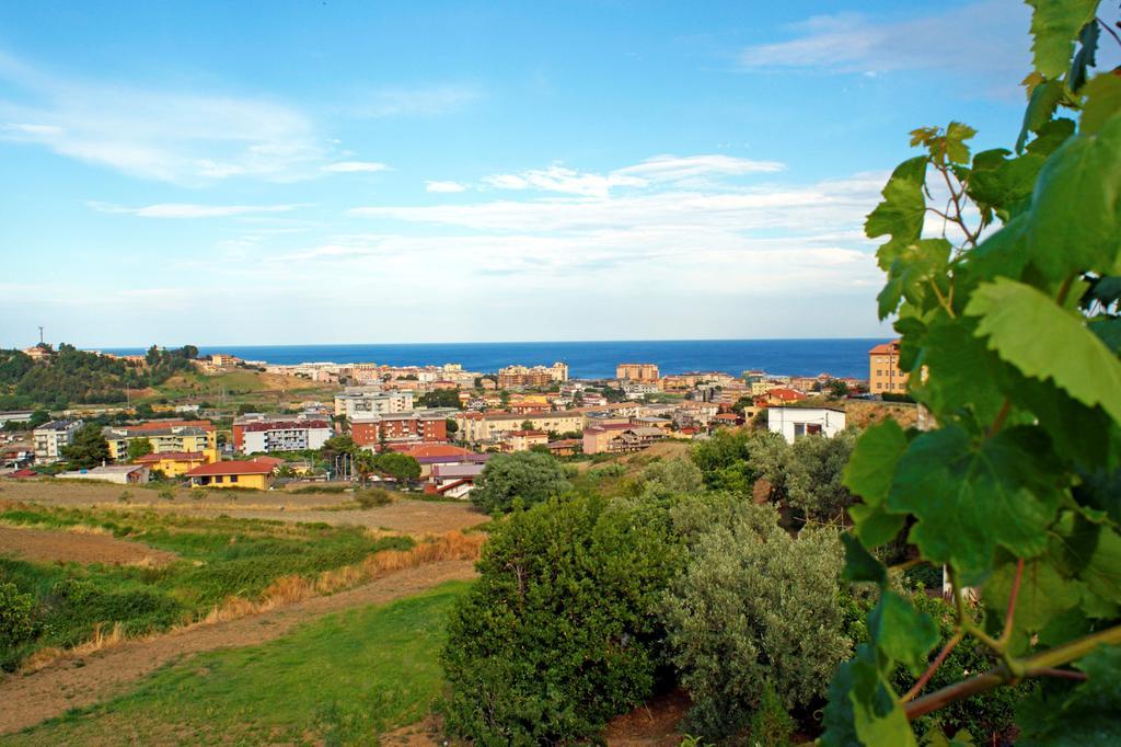 Bed and Breakfast La Casa Di Miro Катандзаро Экстерьер фото
