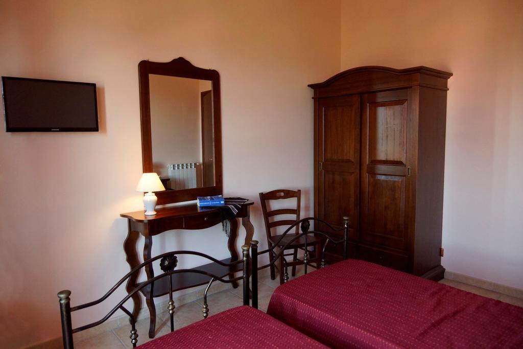 Bed and Breakfast La Casa Di Miro Катандзаро Экстерьер фото